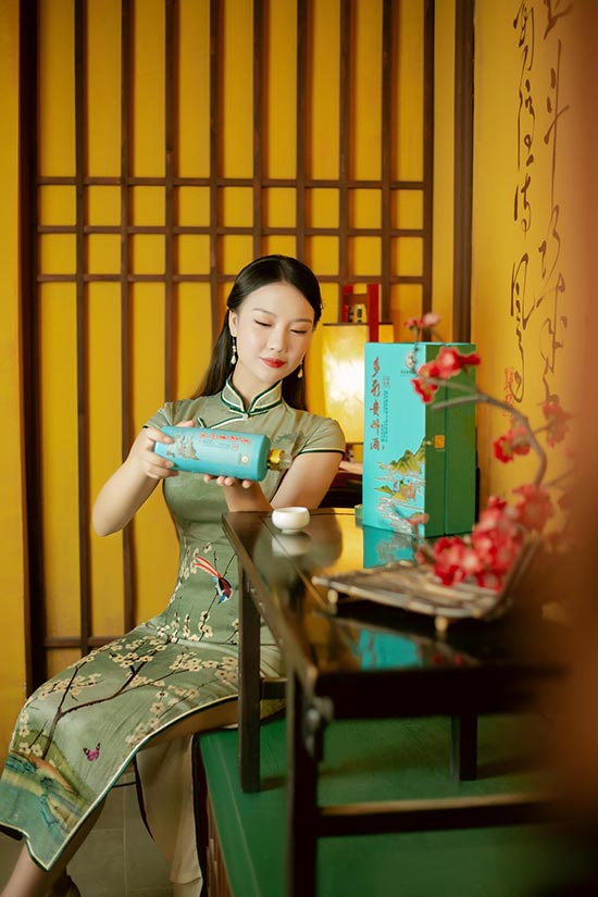 ����F�ݾ����ϵ��Ʒ�b�ƕ�